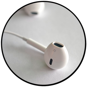 EarPods with 3.5mm Headphone Plug